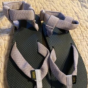 Teva Lavender Sandals Women’s 5